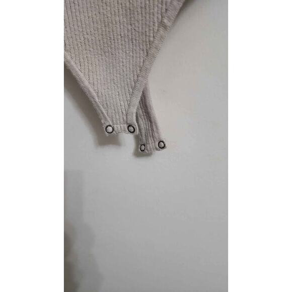 Brand New Abercrombie & Fitch Bodysuit Size XL. - Picture 3 of 4